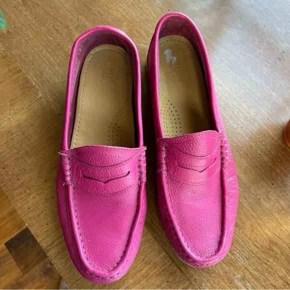 G.H. Bass & Co. Weejuns Pink Leather Loafers - Picture 10 of 11